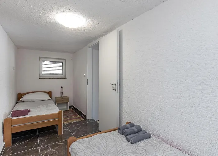 Amazing In With Wifi Apartment