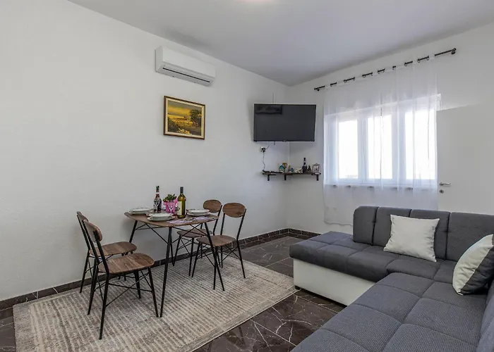 Apartment Amazing In With Wifi Kraljevica