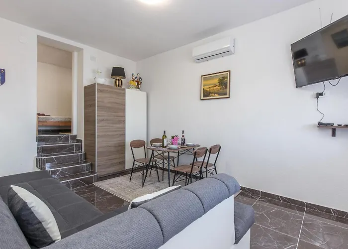 Apartment Amazing In With Wifi Kraljevica